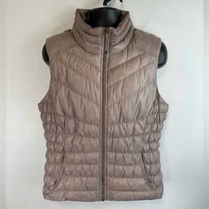 Athleta Downalicious Down Puffer Vest Size XL Taupe 138670 Nylon Shell